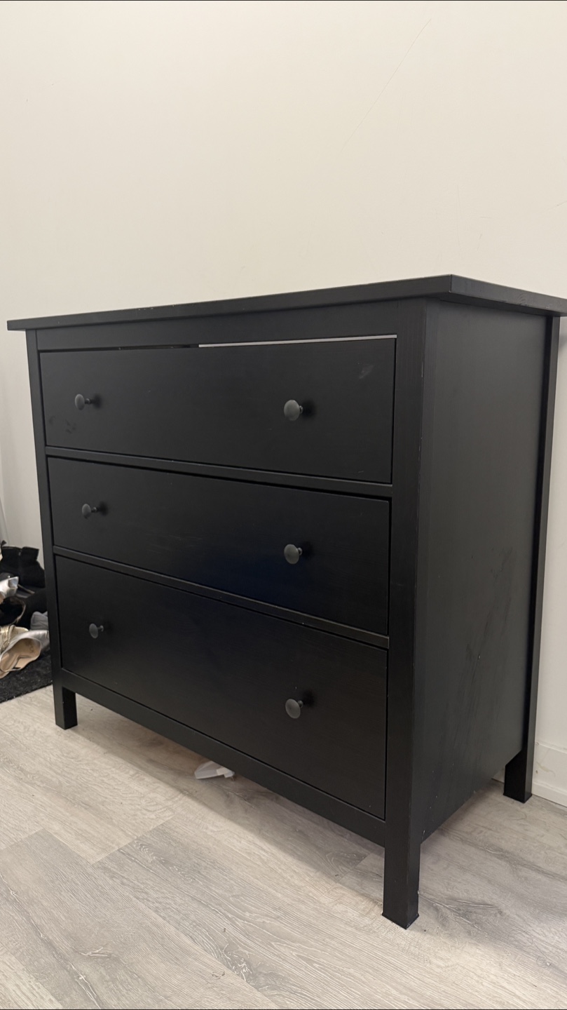 Black 3-Drawer Dresser