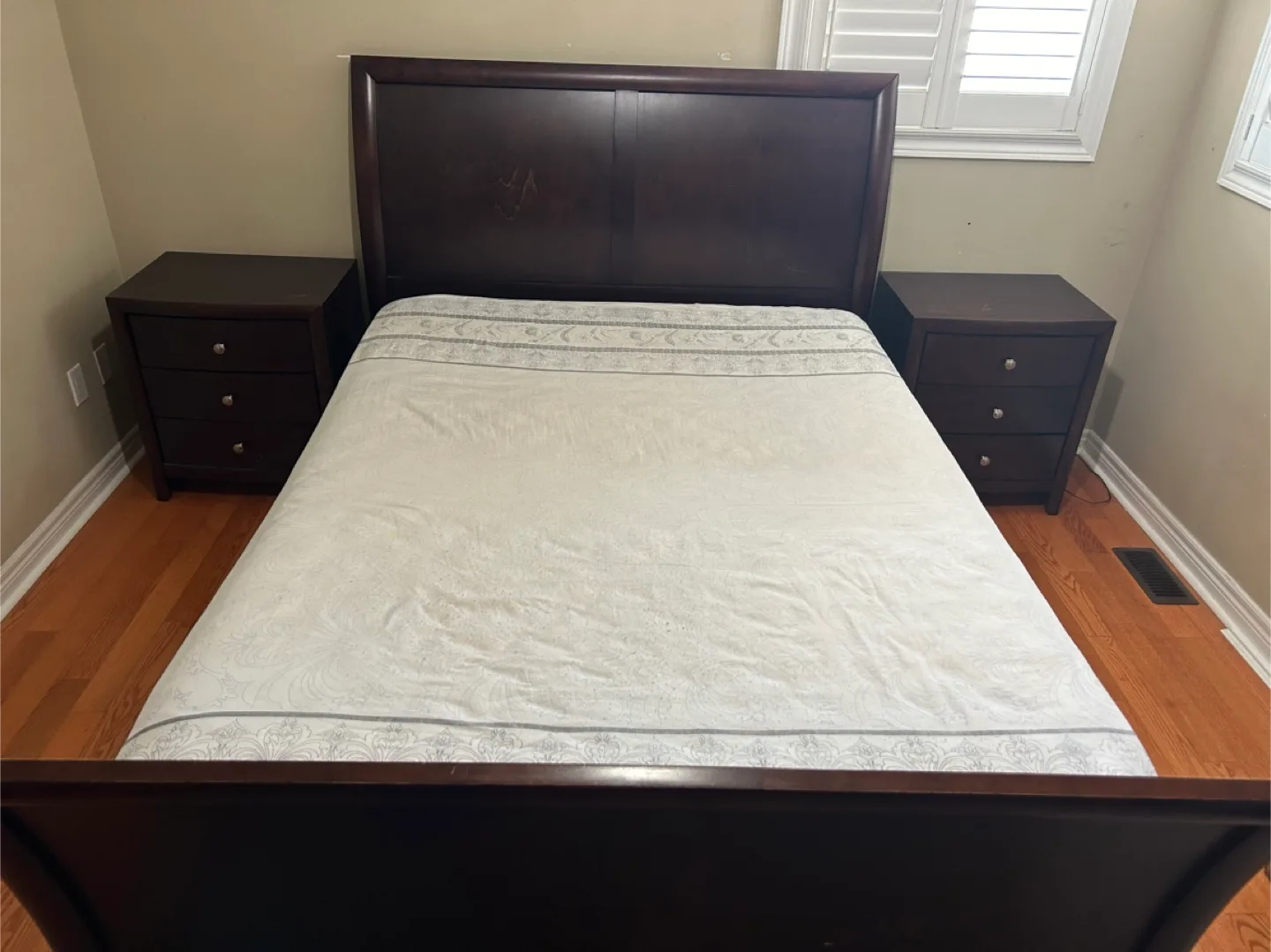Bedroom Set *MOVING SALE* thumbnail