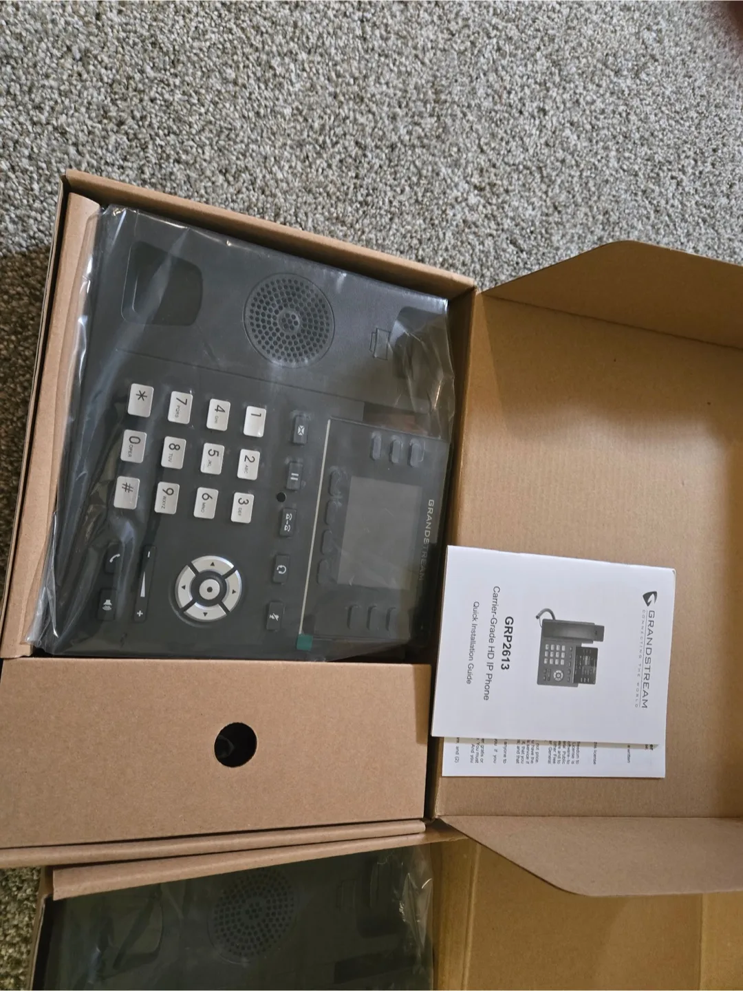 4 grand stream GRP2613 Carrier-Grade HD IP Phone thumbnail