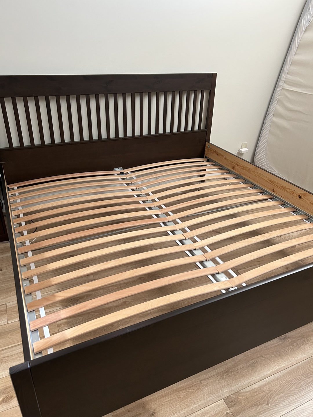 IKEA Idanas king size bed frame, almost new - photo 2