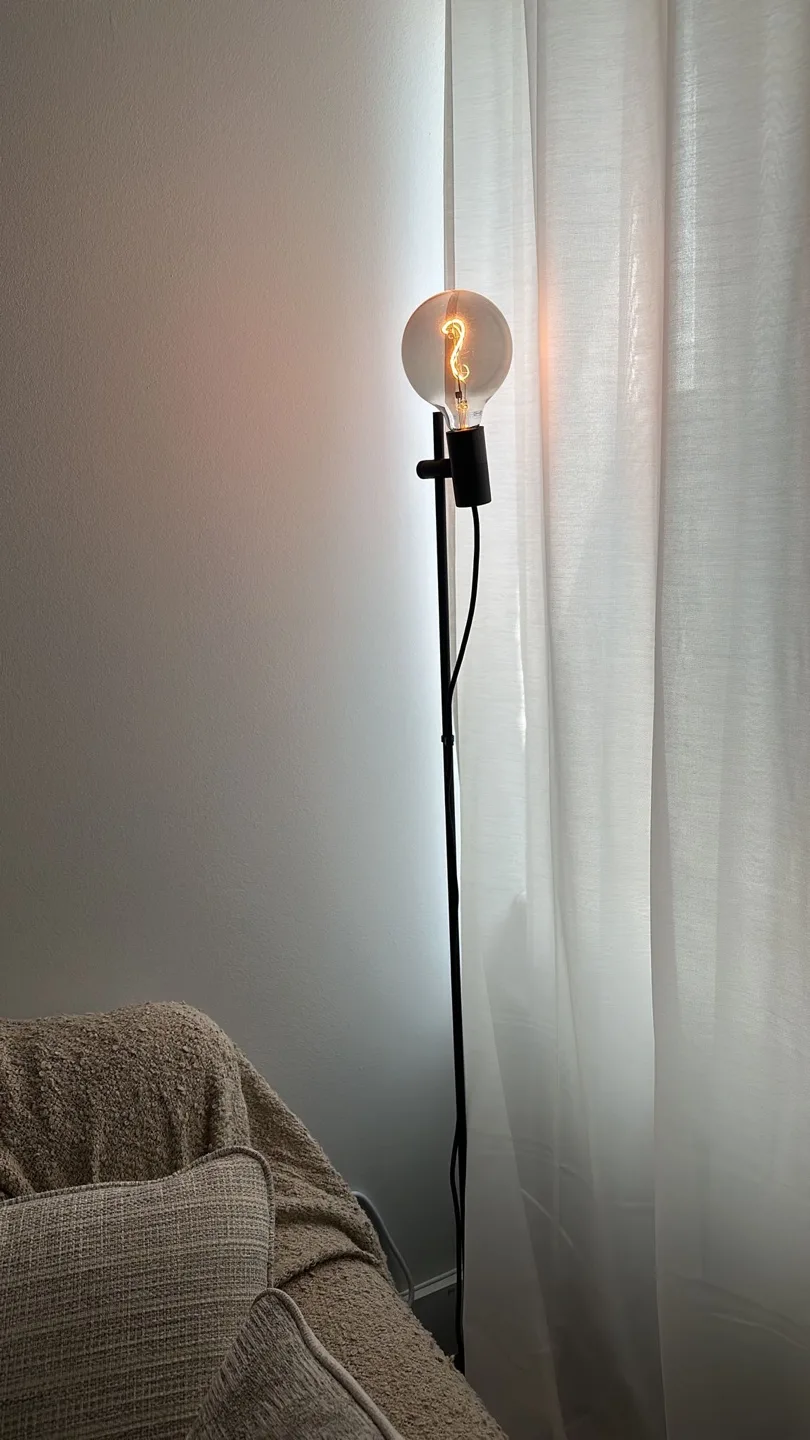 Modern Black Floor Lamp thumbnail