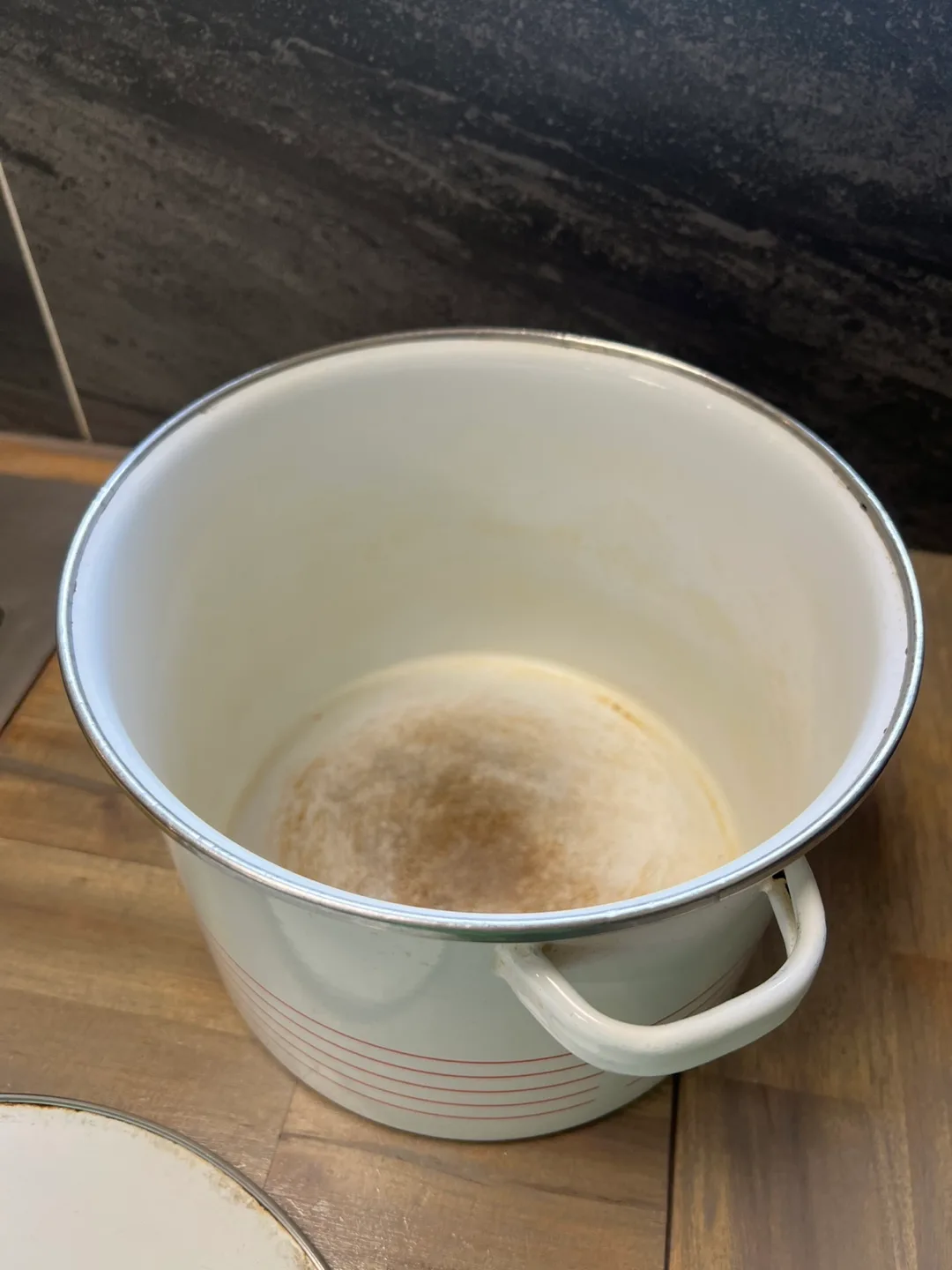 Large Stock Pot with Lid image indicator(4)