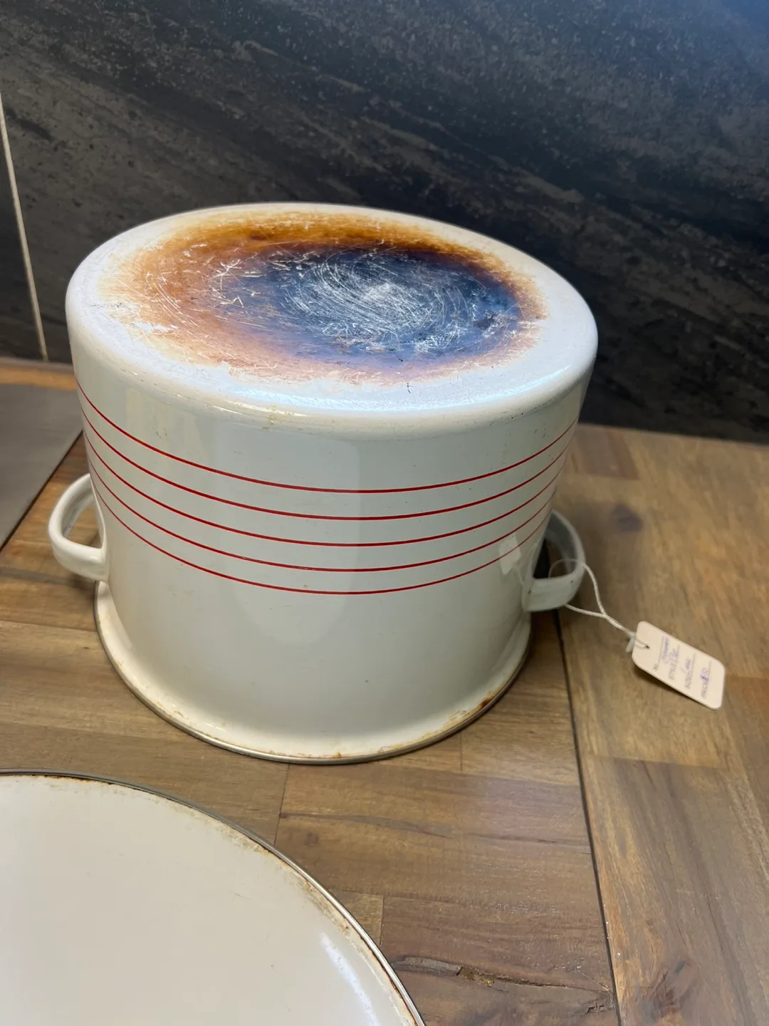 Large Stock Pot with Lid image indicator(5)