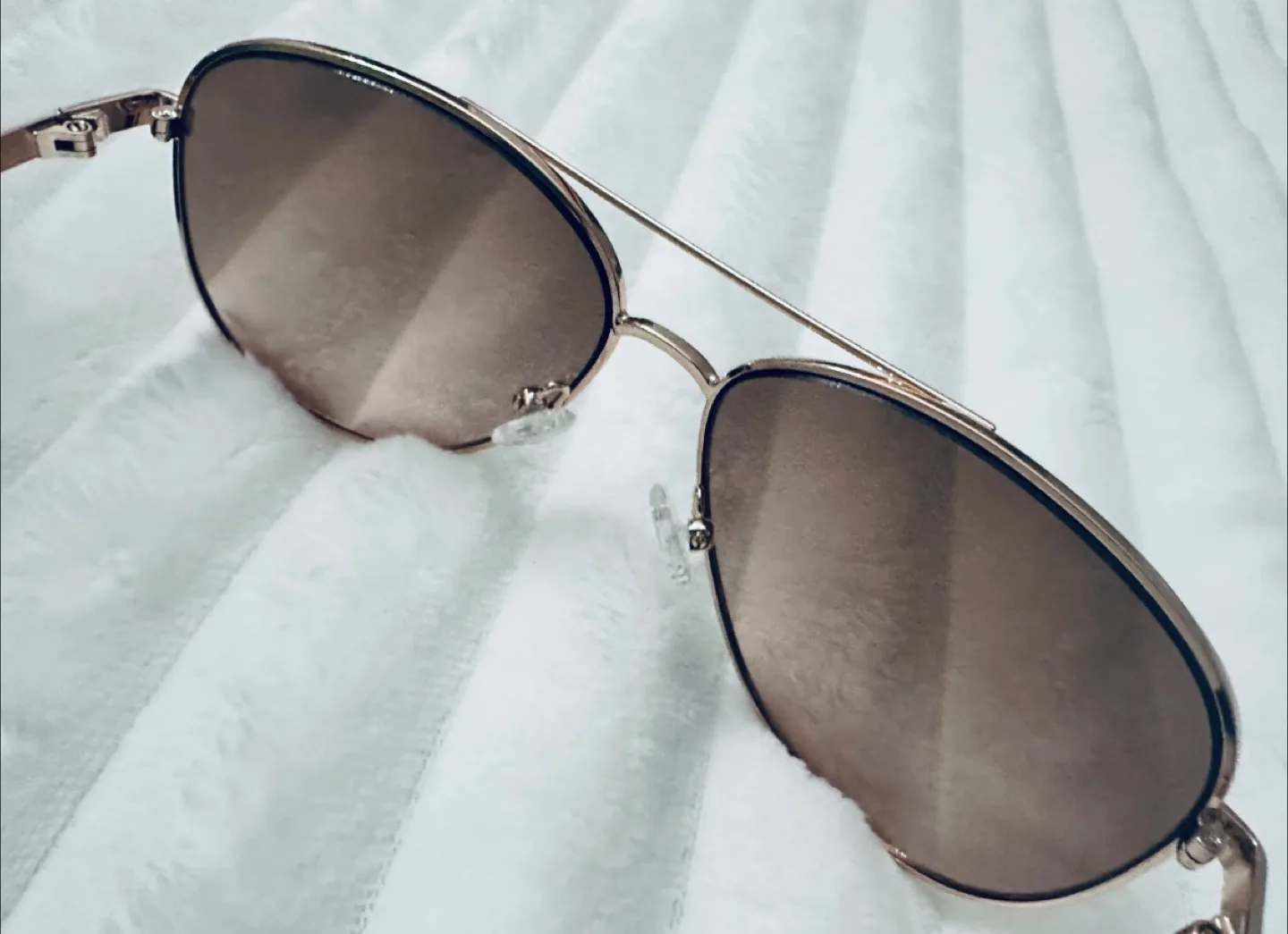 Kate Spade Aviator Sunglasses with Case image indicator(3)