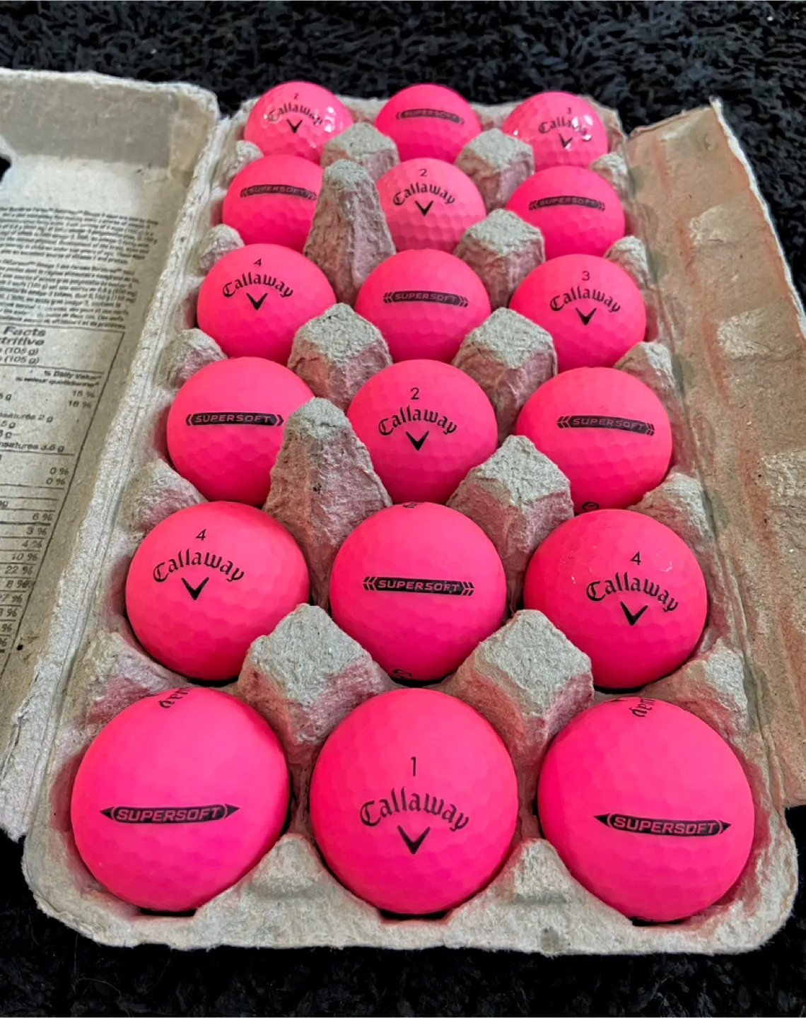 18 Callaway Supersoft Pink Matte Golf Balls thumbnail