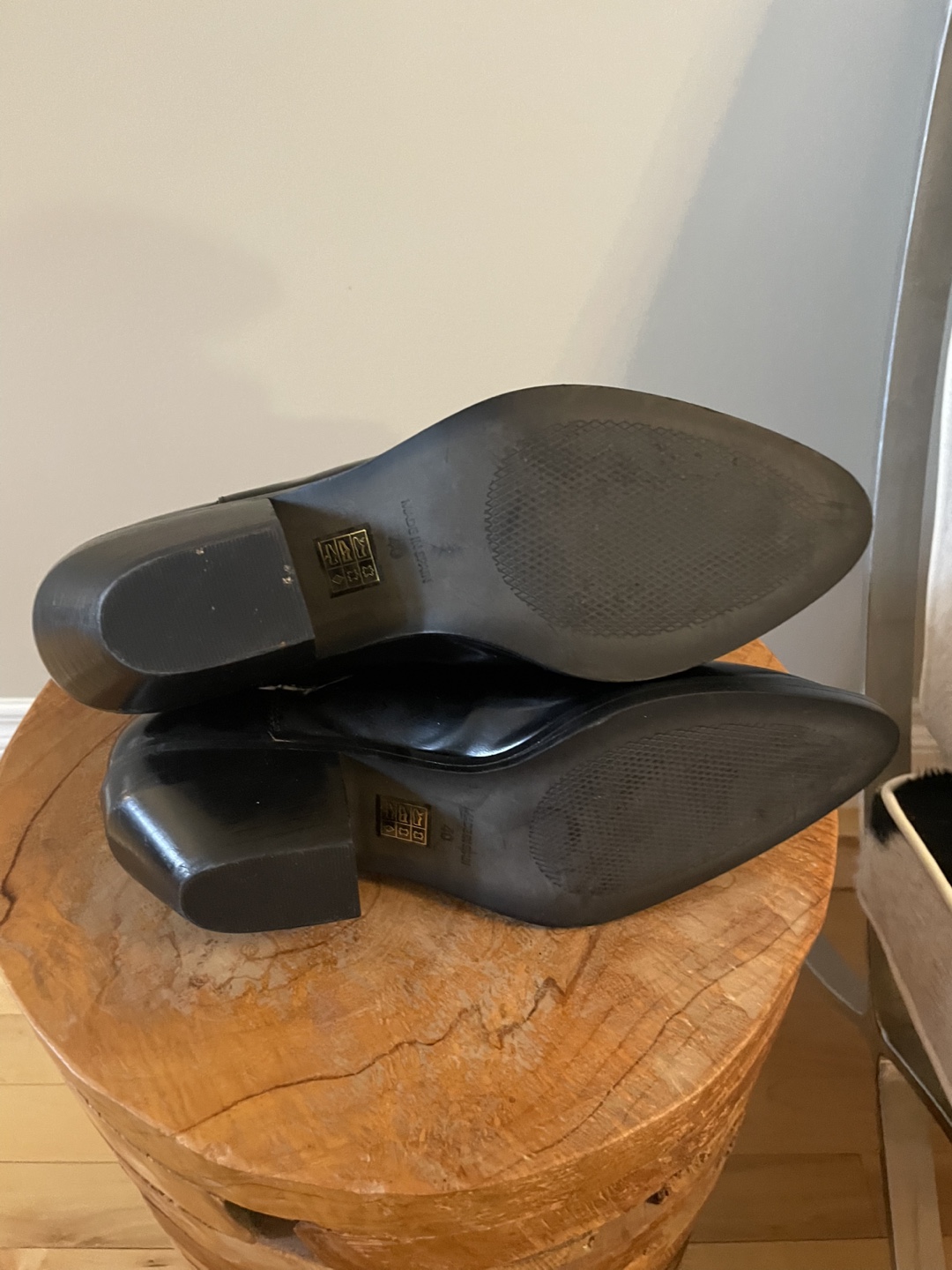 Black Leather Chelsea Boots - photo 3