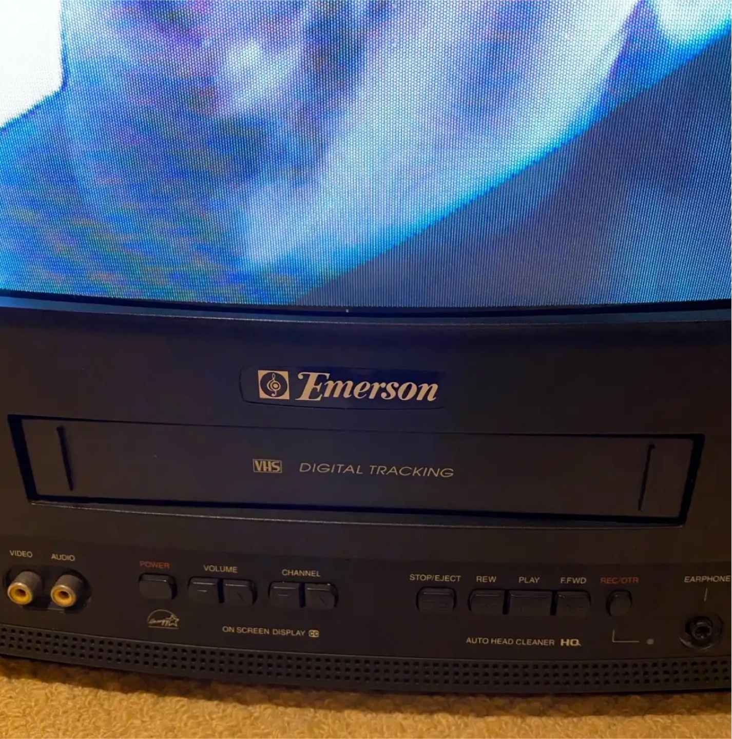 Emerson EC1320C CRT TV with VHS Player Retro Gaming - photo 2