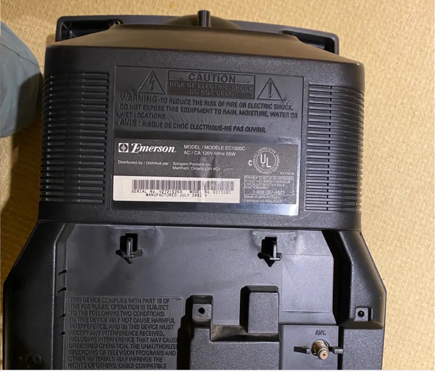 Emerson EC1320C CRT TV with VHS Player Retro Gaming - photo 4