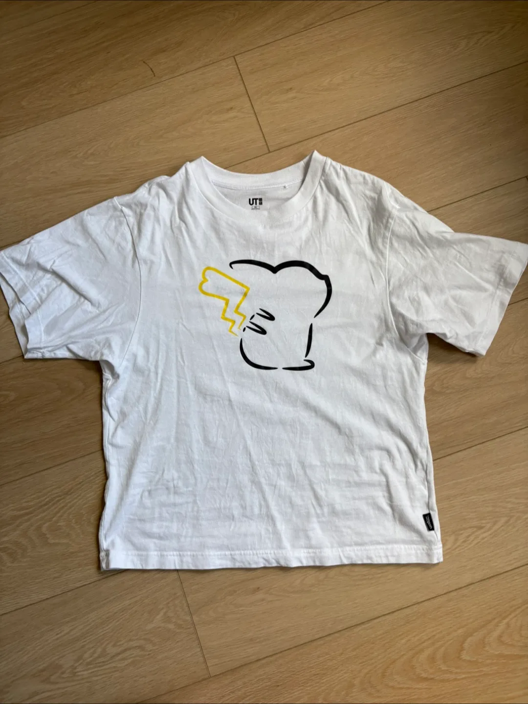 Uniqlo UT Pikachu White T-Shirt Size XS limited edition thumbnail