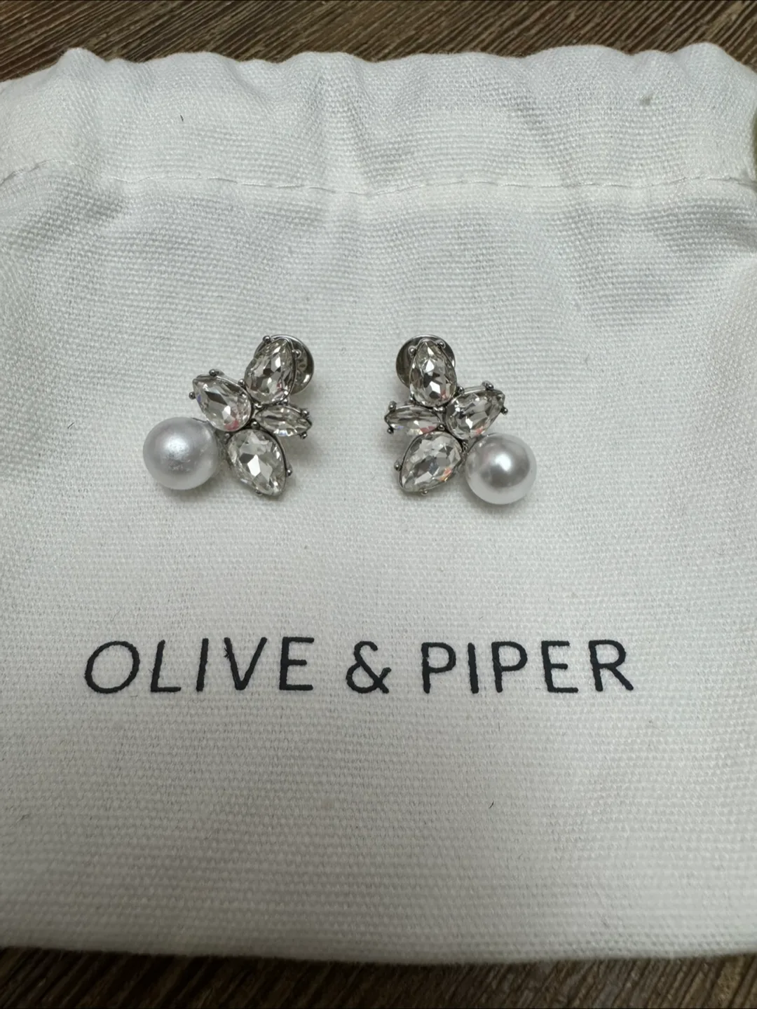 Olive & Piper Pearl Stud Earrings thumbnail