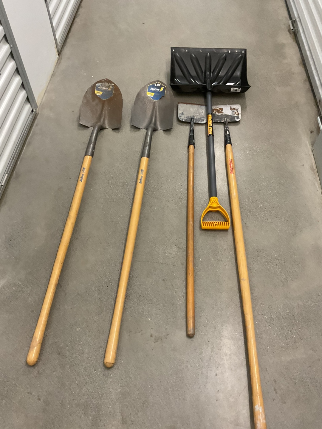 5 PIECE LOT OF SHOVELS - photo 4