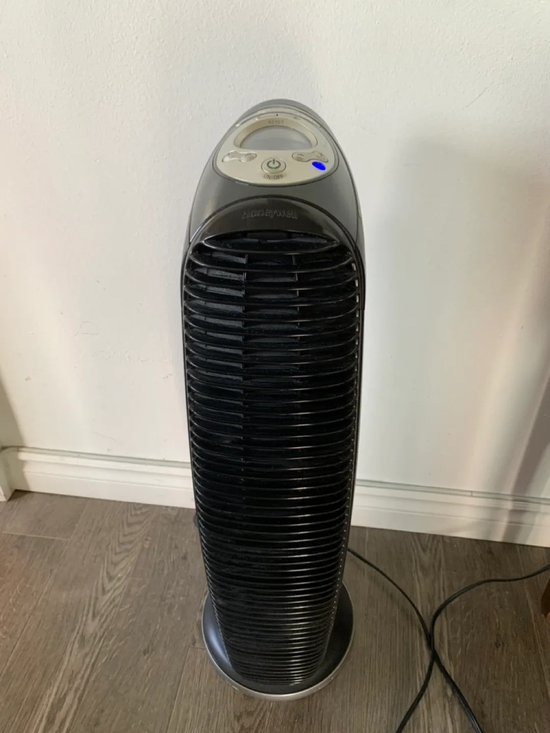 Honeywell Air Purifier Tower thumbnail
