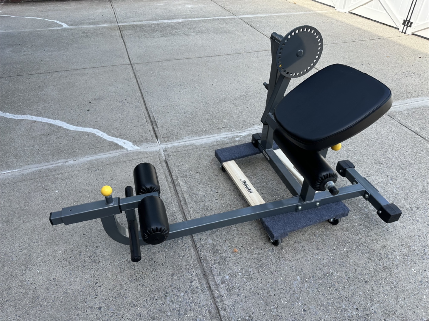 Milwaukee Hyperextension Roman Chair