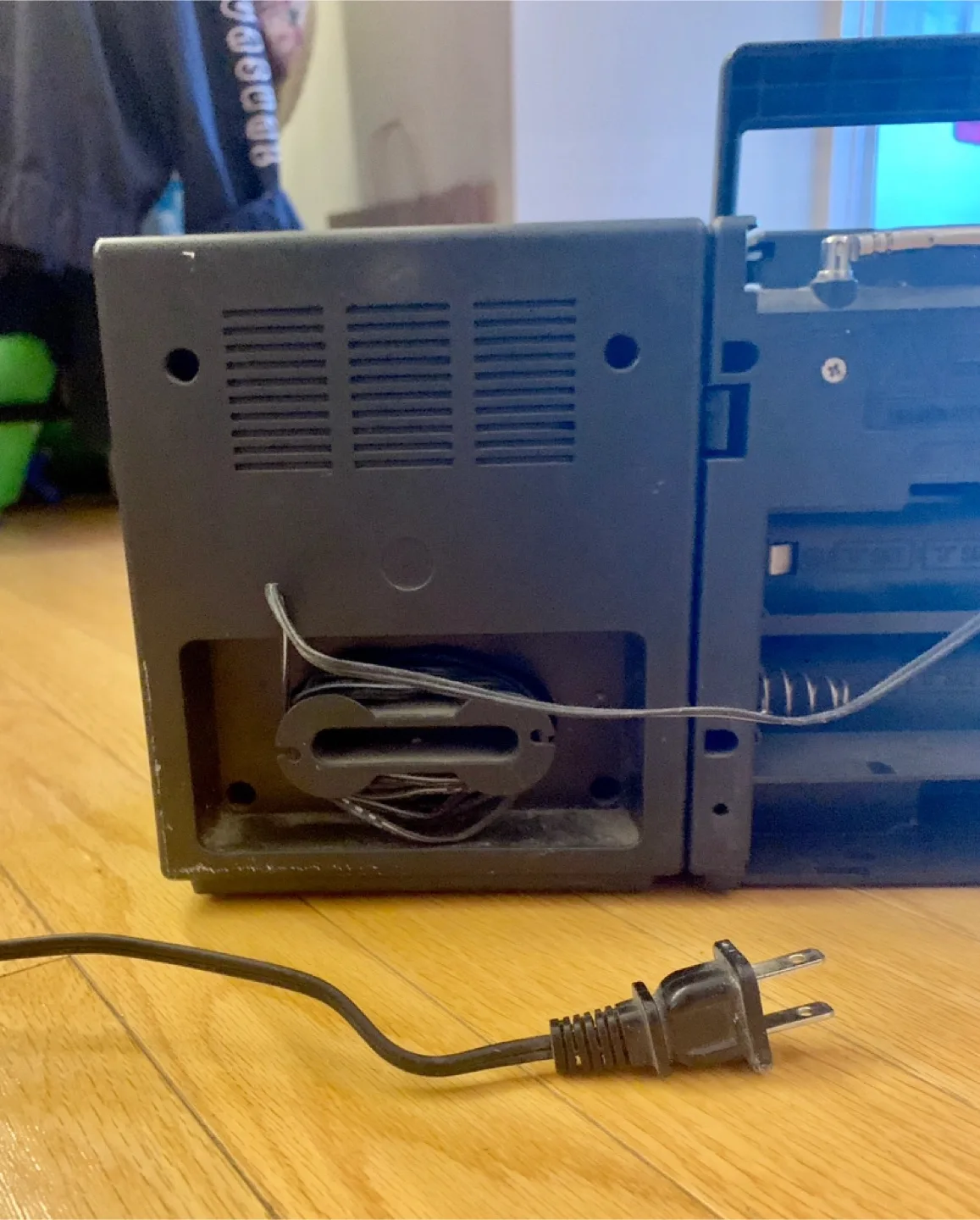 ‼️MOVING SALE‼️ Vintage GE Rechargeable Stereo Cassette image indicator(6)