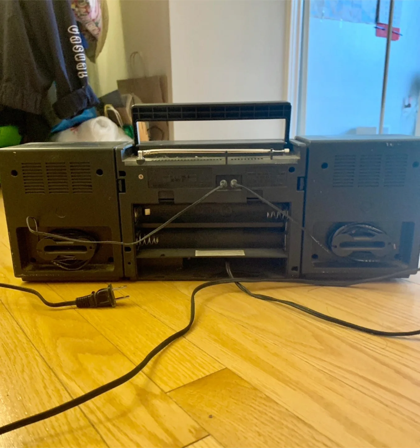 ‼️MOVING SALE‼️ Vintage GE Rechargeable Stereo Cassette image indicator(8)