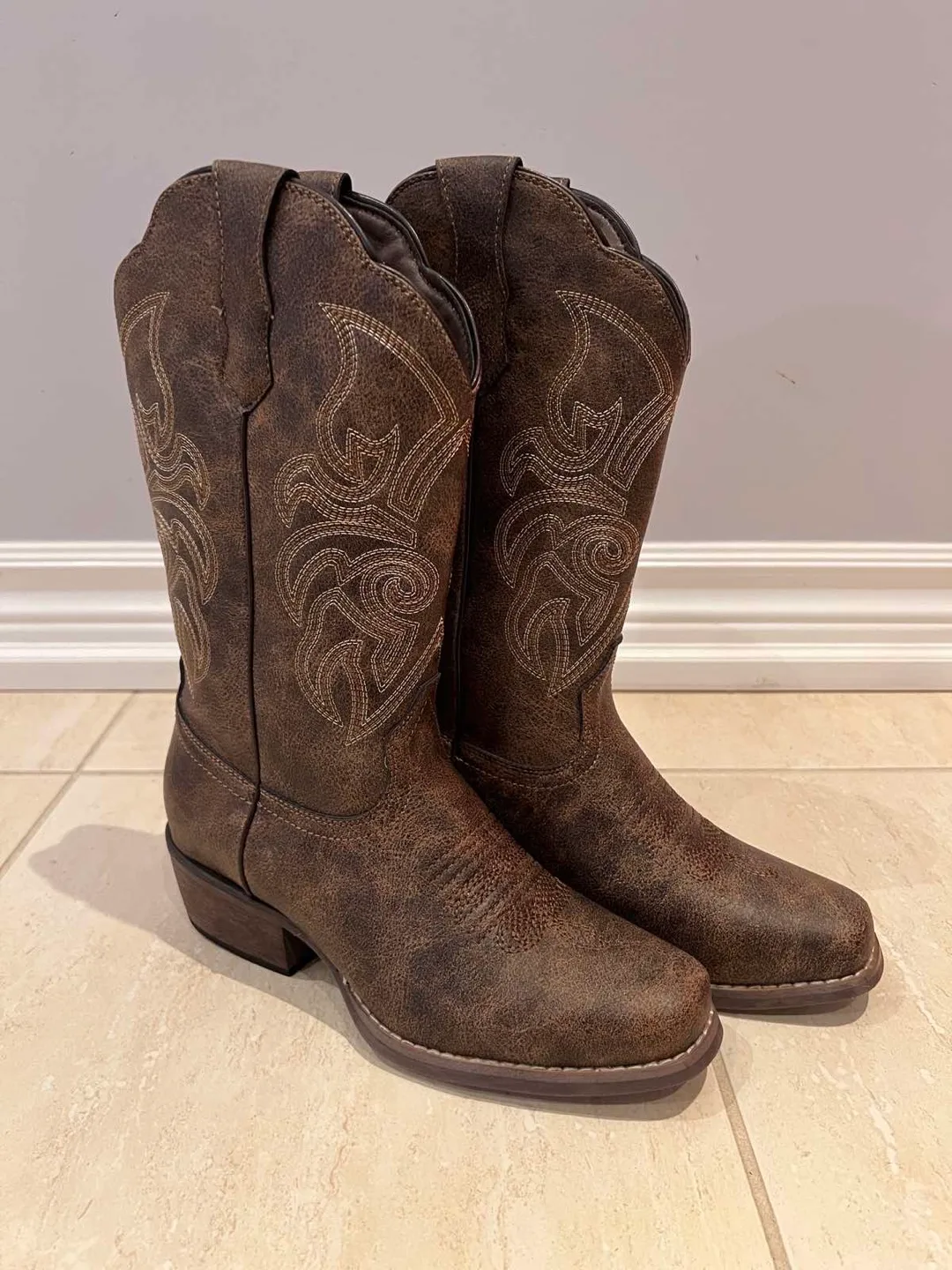 Brown Cowboy Boots thumbnail