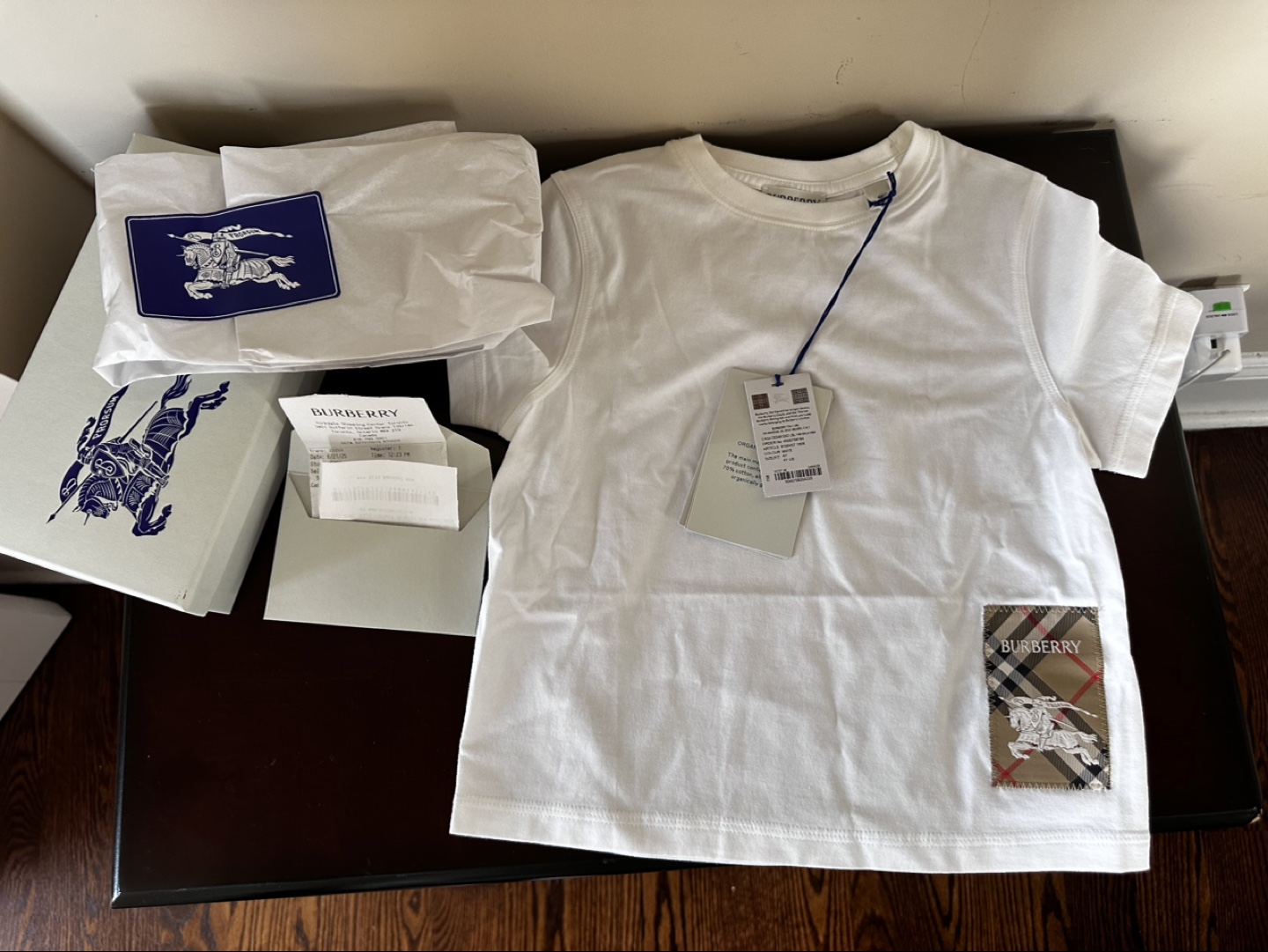 Burberry White T-Shirt, Size 4Y, New with Tags
