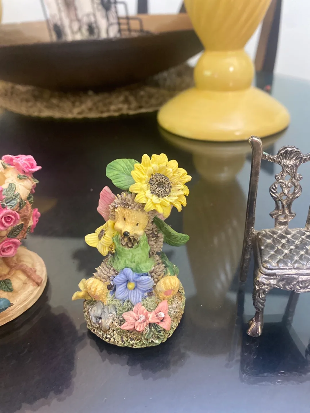 Floral Urn & Hedgehog Figurine Set image indicator(2)