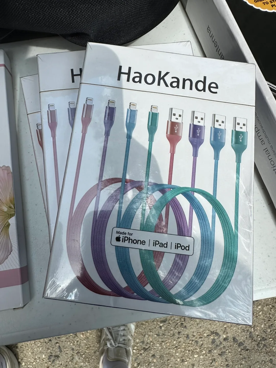 HaoKande iPhone/iPad/iPod Charger Cable - New in Box! thumbnail