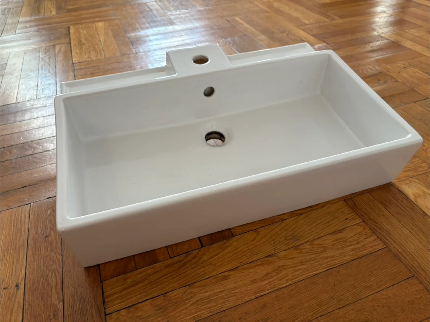 White Ceramic Sink thumbnail