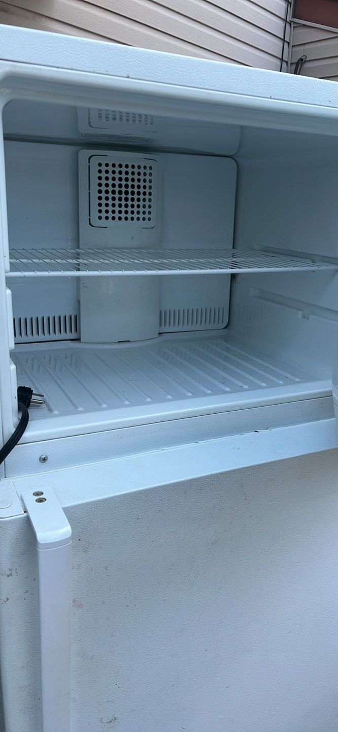 GE 17.5CU FT TOP FREEZER REFRIGERATOR - photo 4