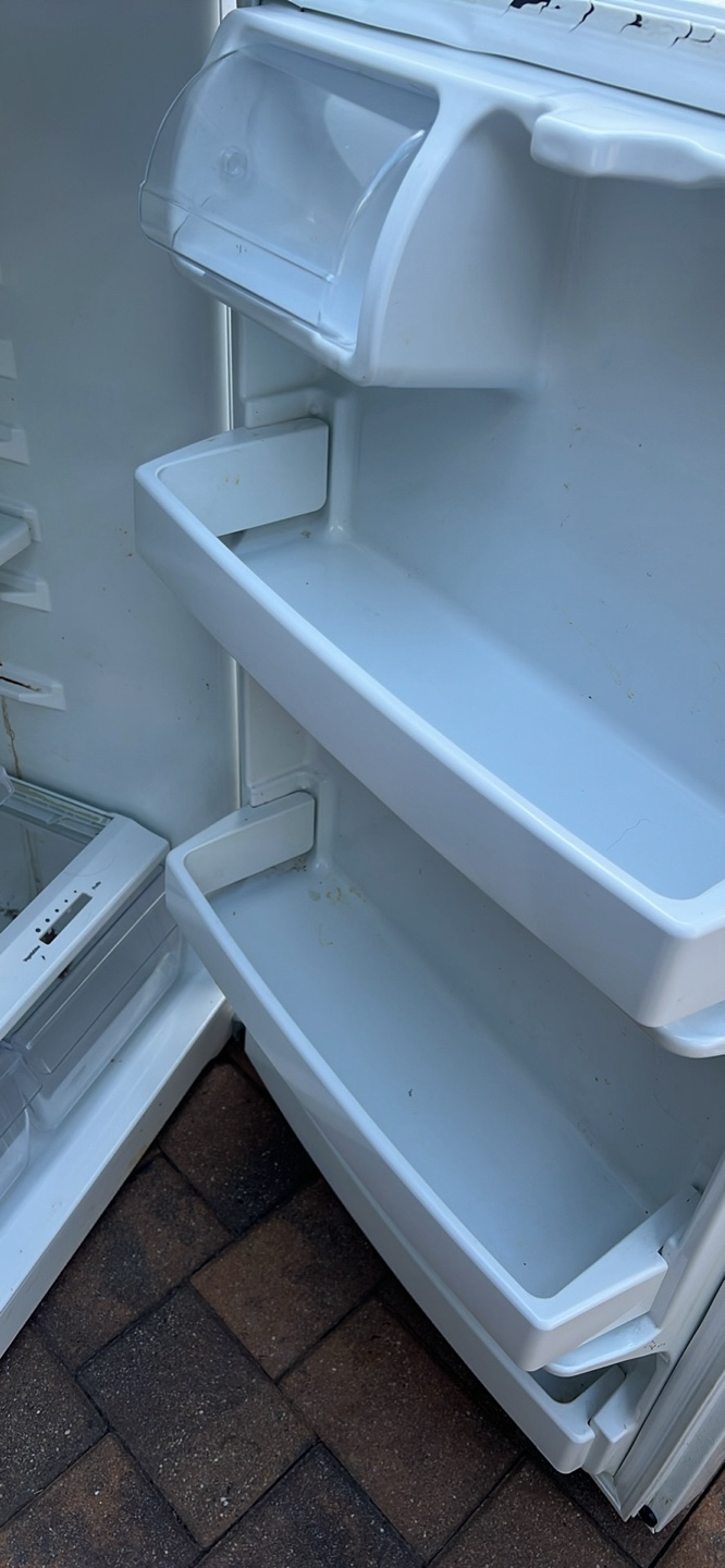 GE 17.5CU FT TOP FREEZER REFRIGERATOR - photo 2