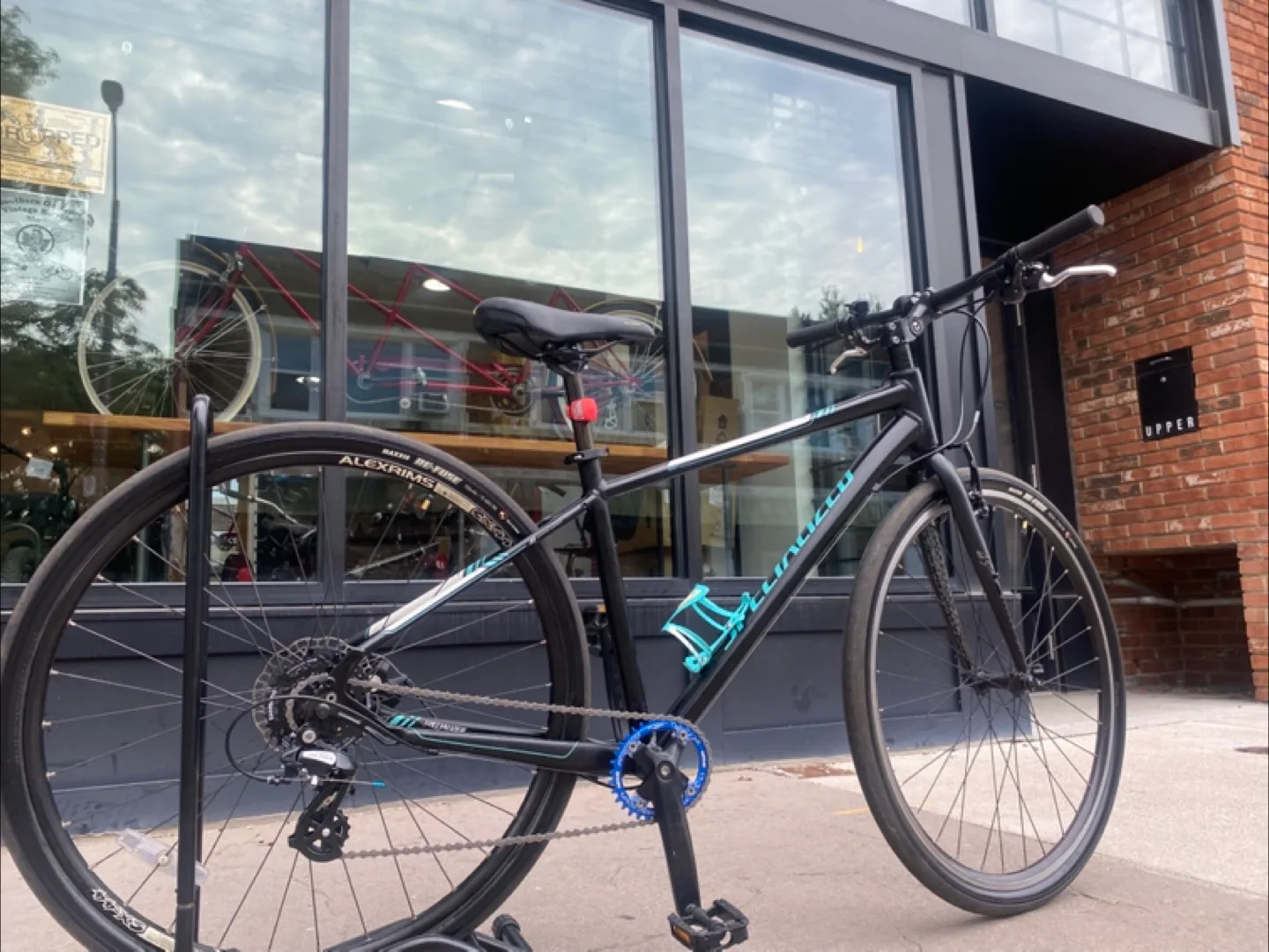 Specialized Vita Hybrid Bike thumbnail