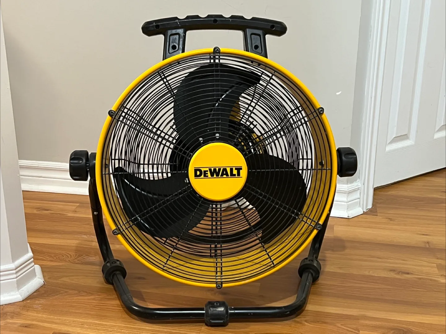 DeWalt 18" Drum Fan - DXF1840 thumbnail