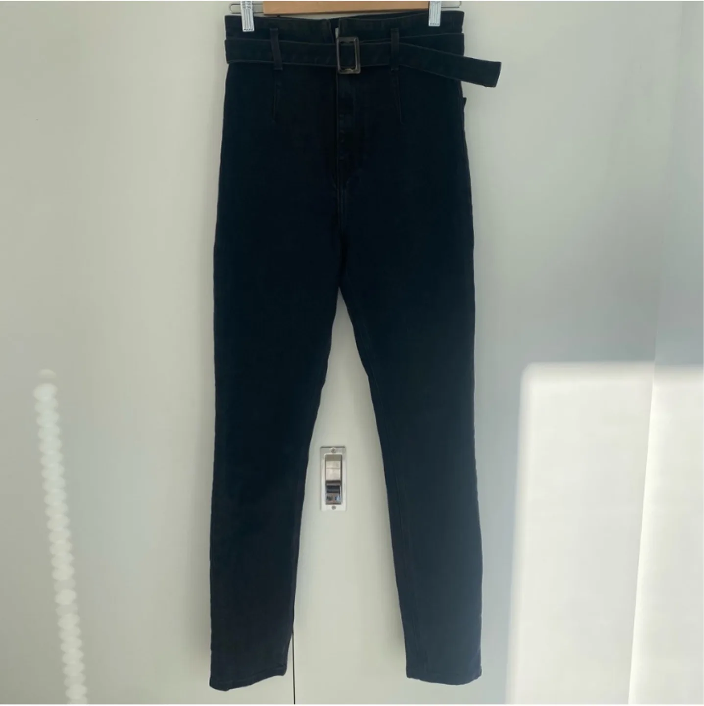 Reformation Kayo High and Skinny Black Jeans Size 27 image indicator(5)