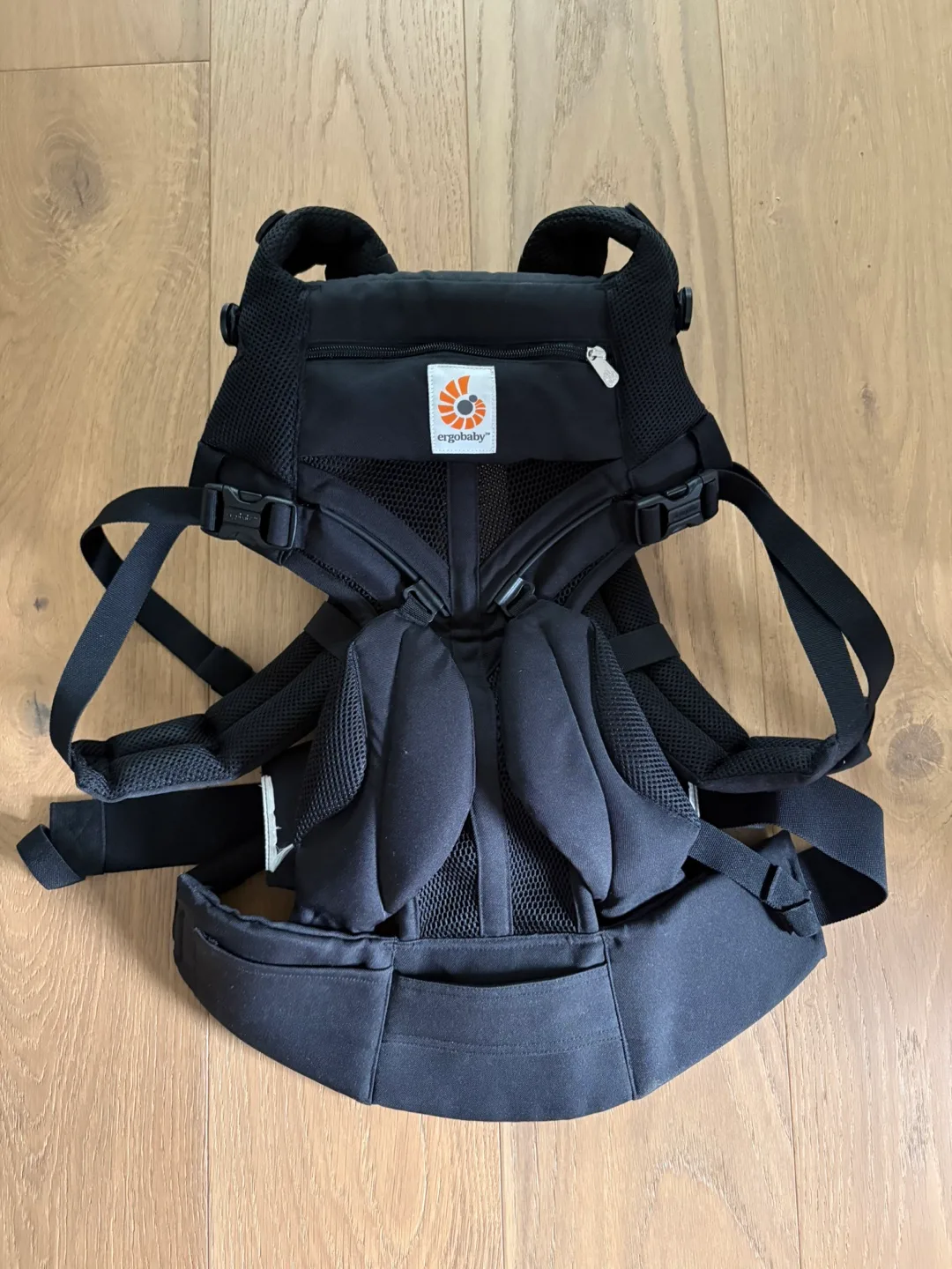 Ergobaby omni 360 cool air mesh Baby Carrier - Black thumbnail