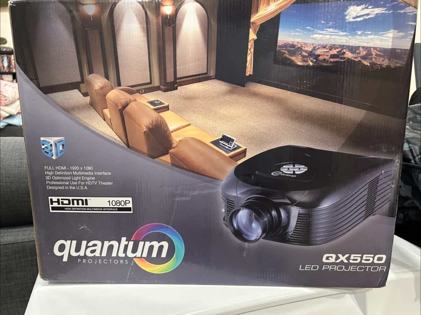 Quantum QX550 LED Projector & Projection Screen thumbnail