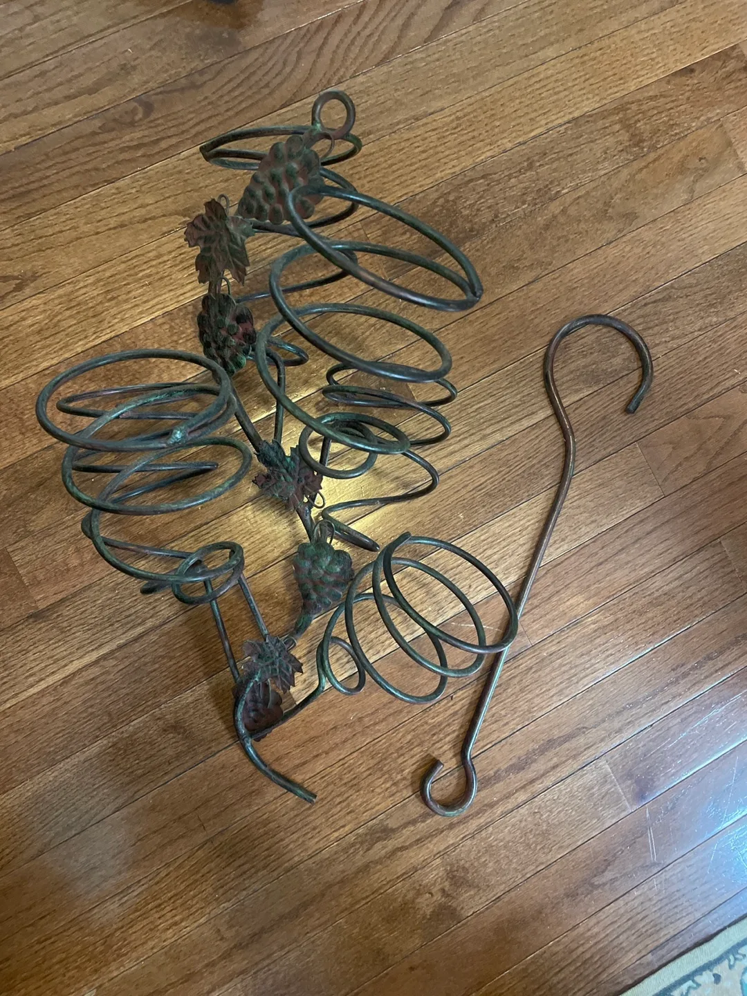 🥕 Metal Wine Rack with ceiling hook thumbnail