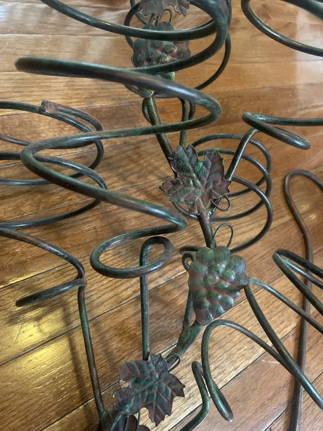 🥕 Metal Wine Rack with ceiling hook image indicator(2)