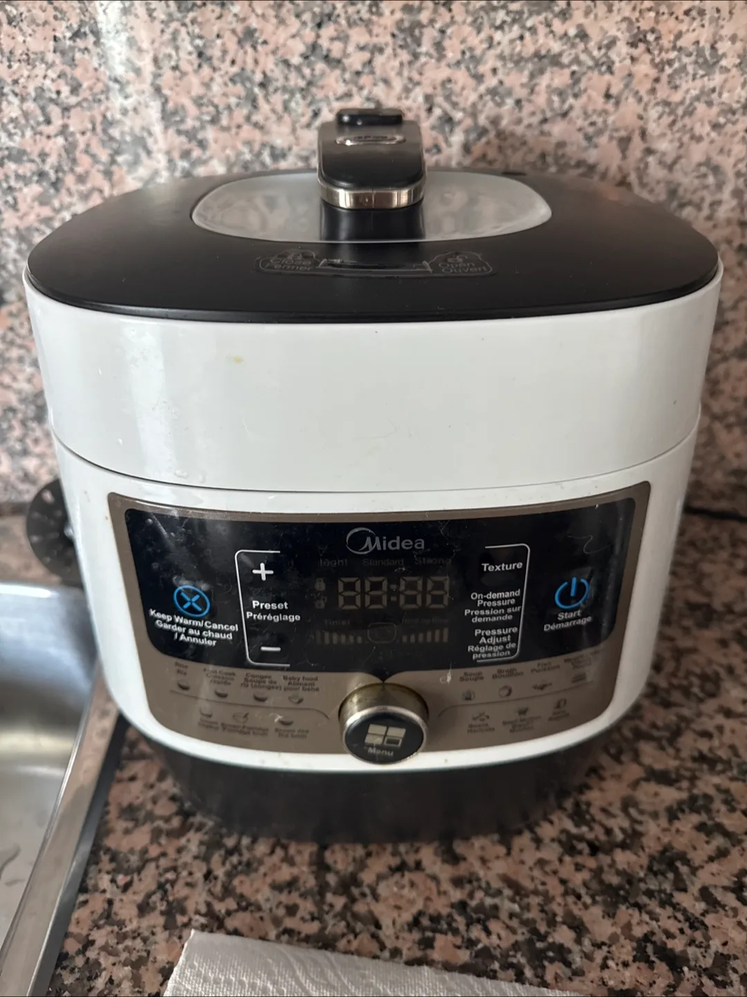 Midea Pressure Cooker thumbnail