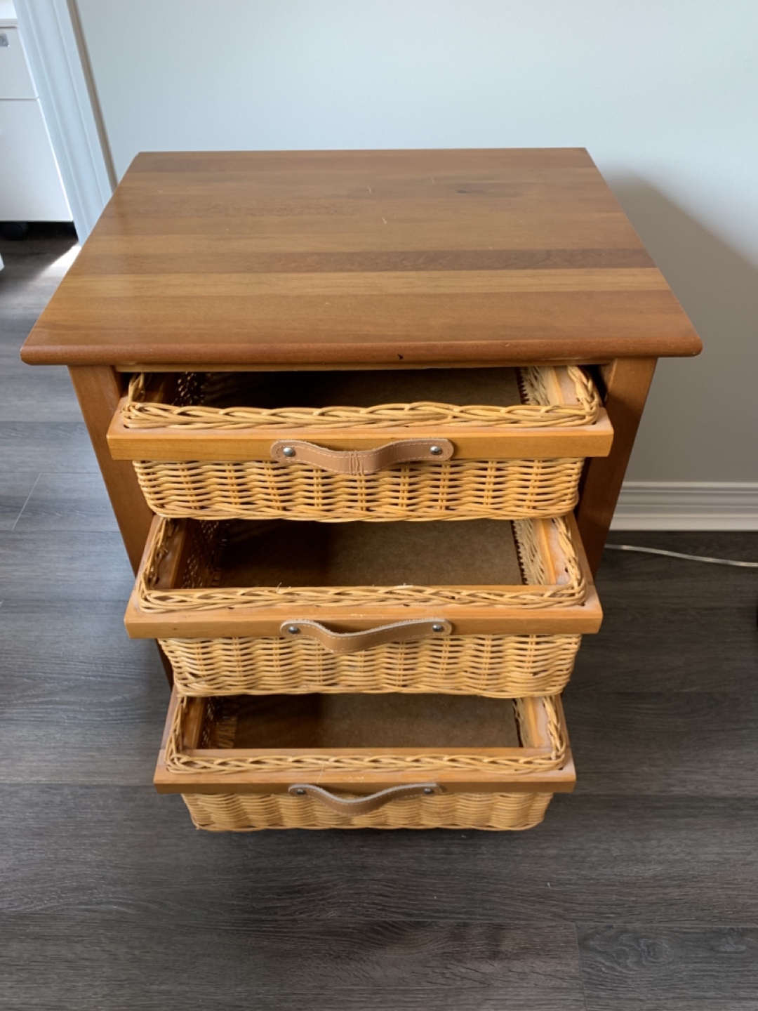 Wicker Drawer Stand - photo 5