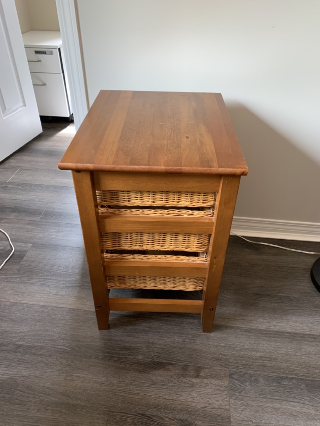 Wicker Drawer Stand - photo 2