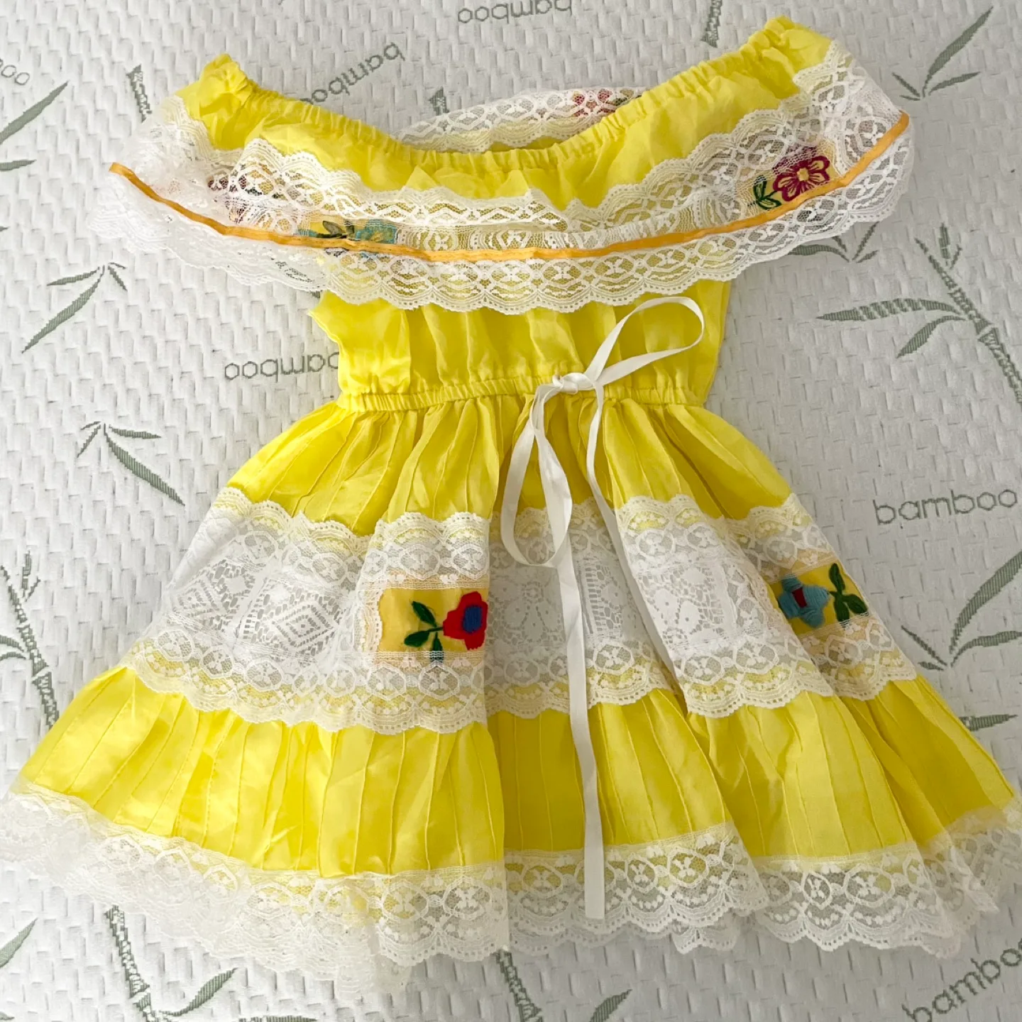 Mexican dress , 4-5 years old