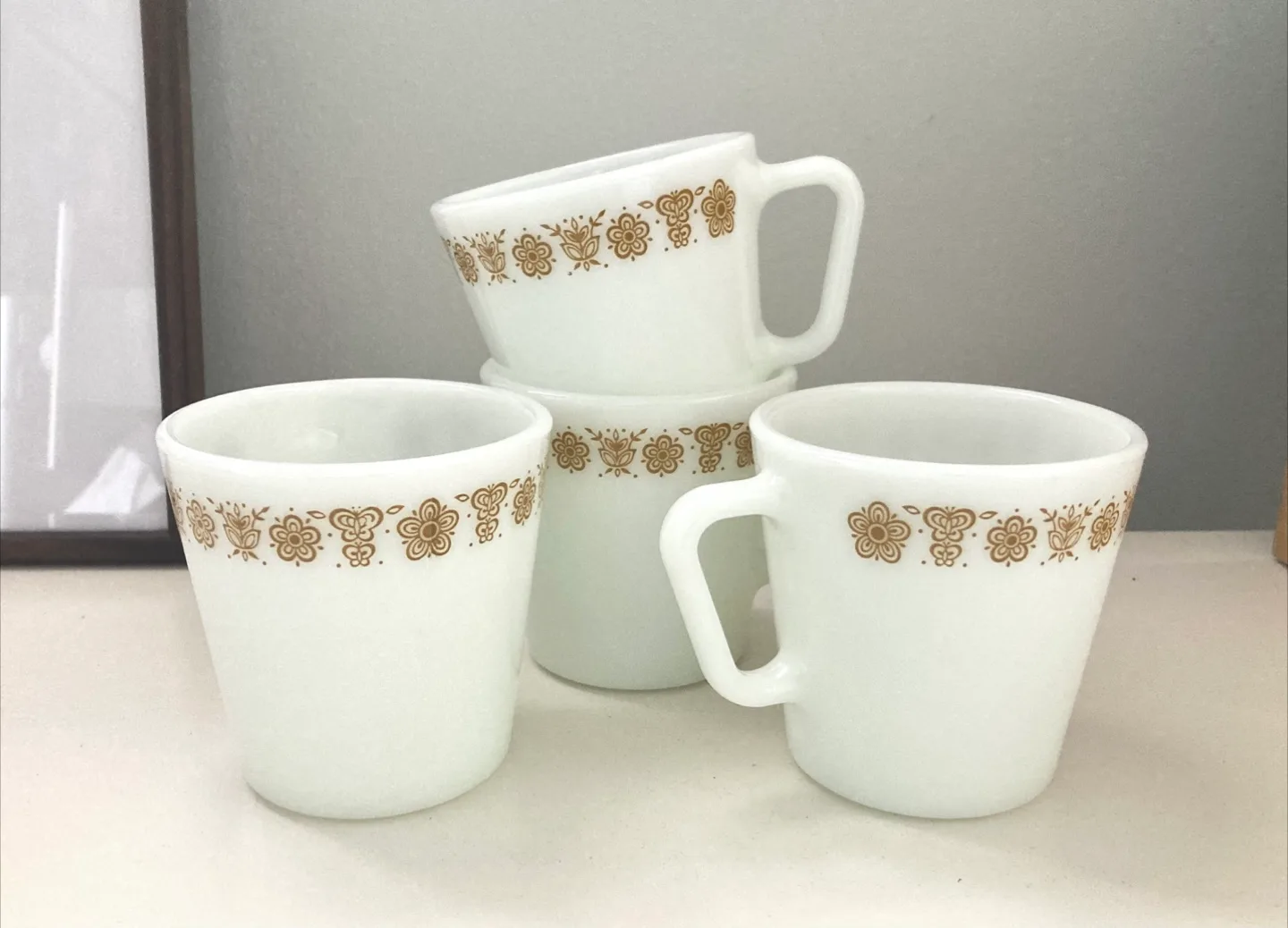Set of 4 Vintage Pyrex Butterfly Gold Milk Glass Mugs image indicator(2)
