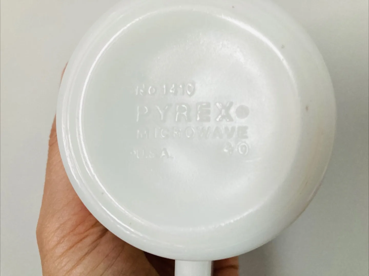 Set of 4 Vintage Pyrex Butterfly Gold Milk Glass Mugs image indicator(4)