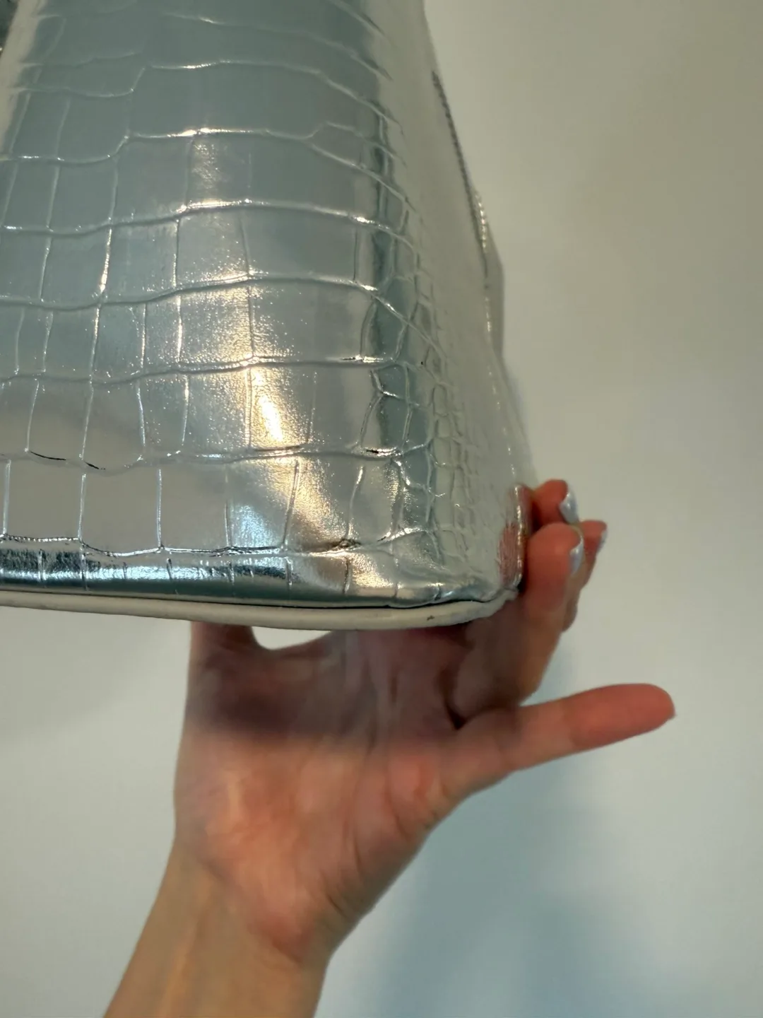 Steve Maden Silver Croc Embossed Chain Bag image indicator(3)