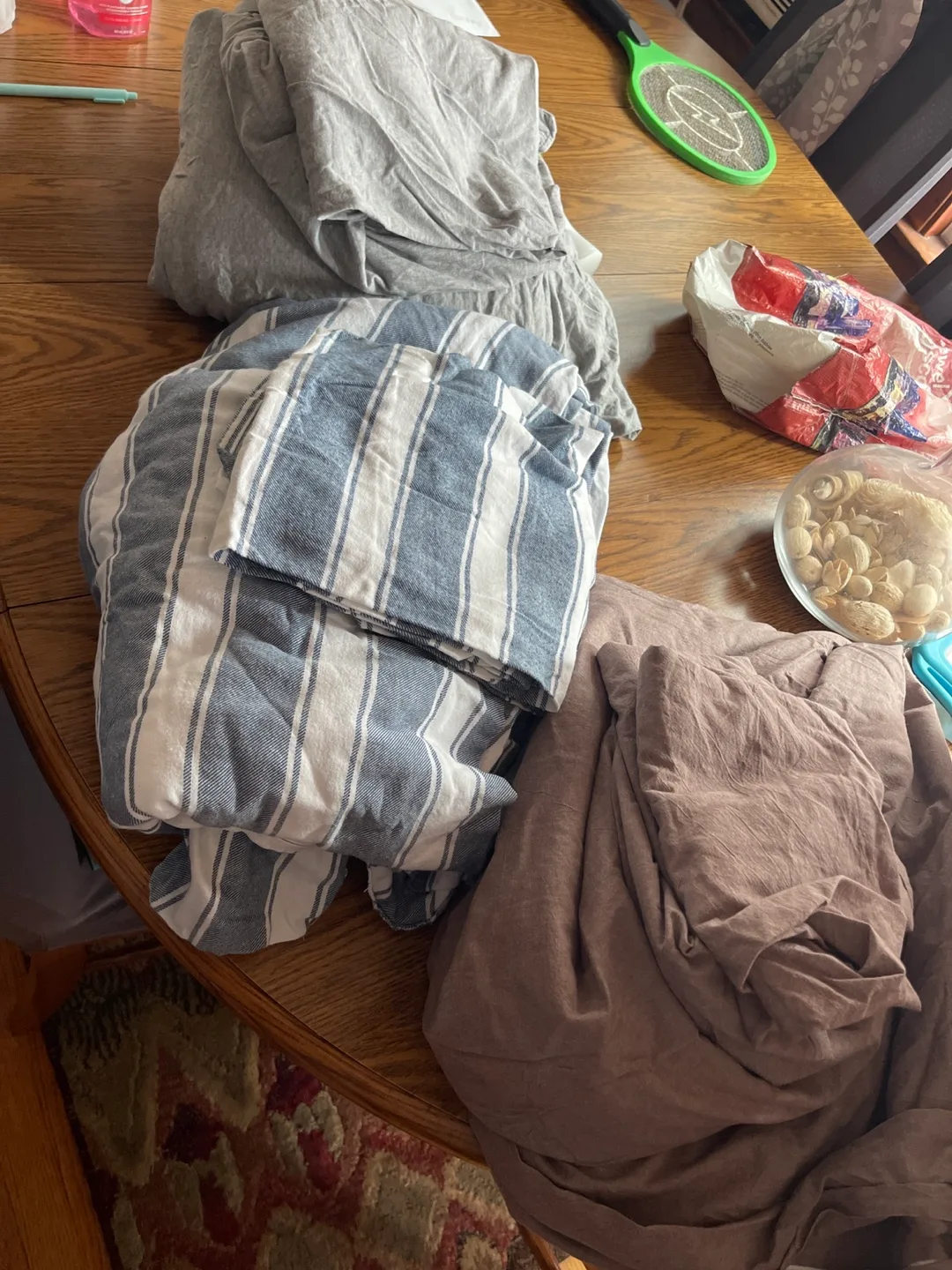Assorted Bedding Set thumbnail