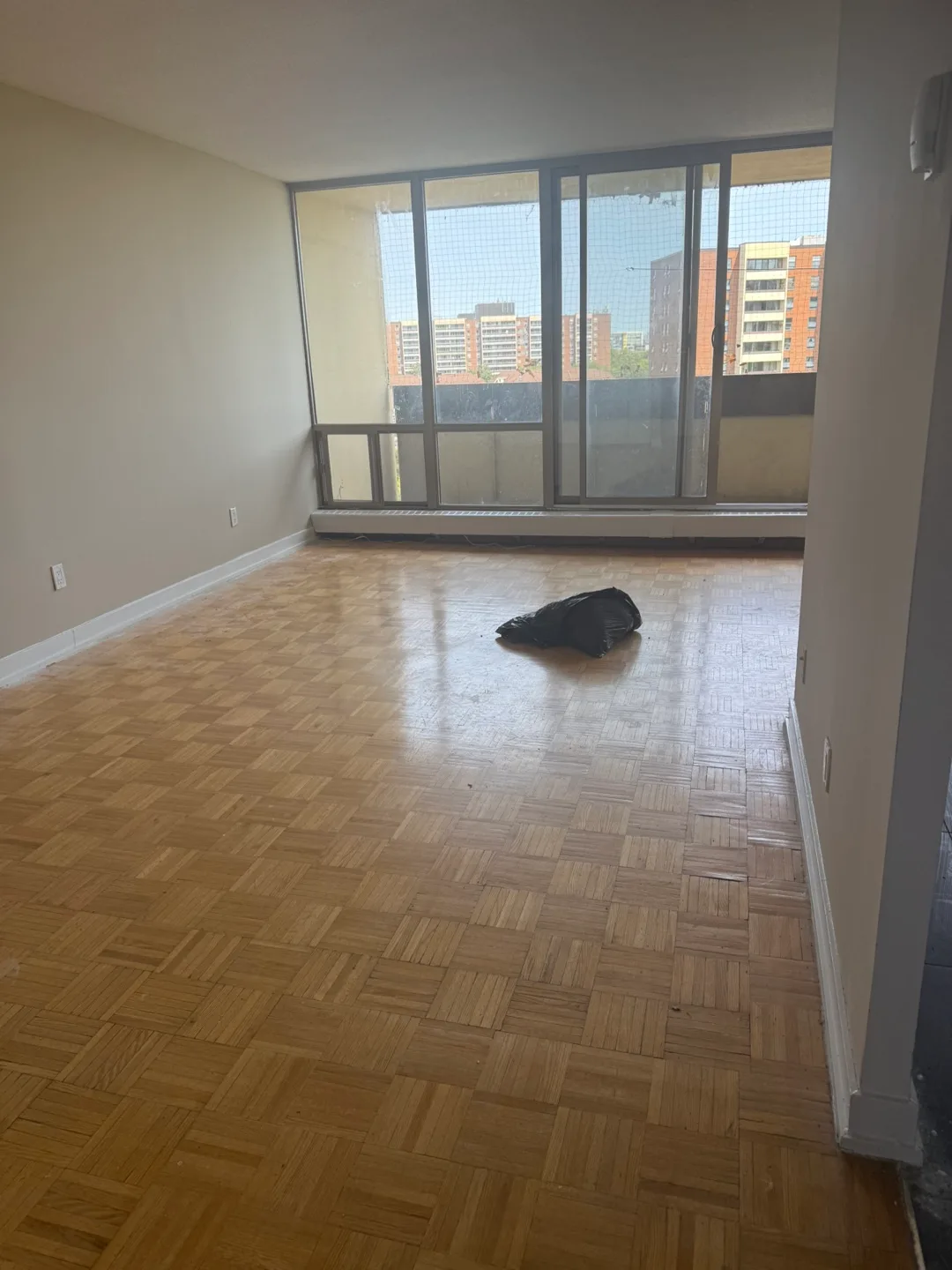 1 bedroom unit for Short term lease from Aug 1st to Oct 9th thumbnail