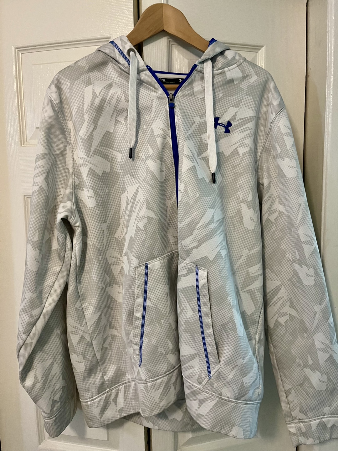 Under Armour Hoodie - Size Large
