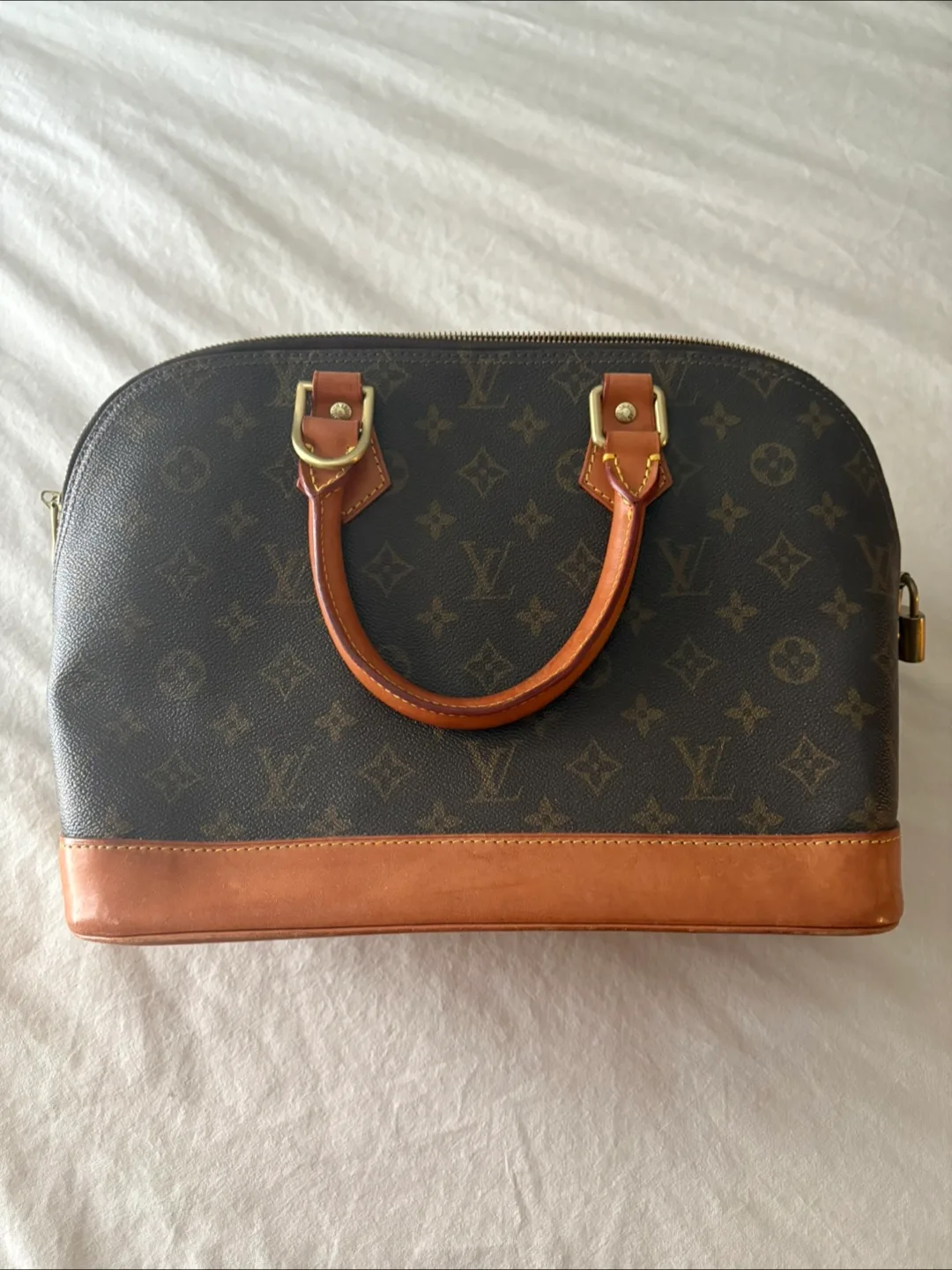Louis Vuitton Alma Handbag thumbnail