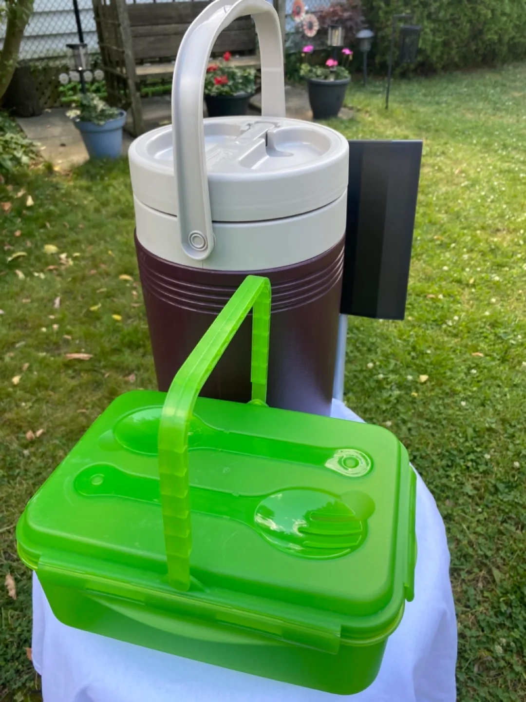 “Coleman” Water Cooler and Lunchbox! thumbnail