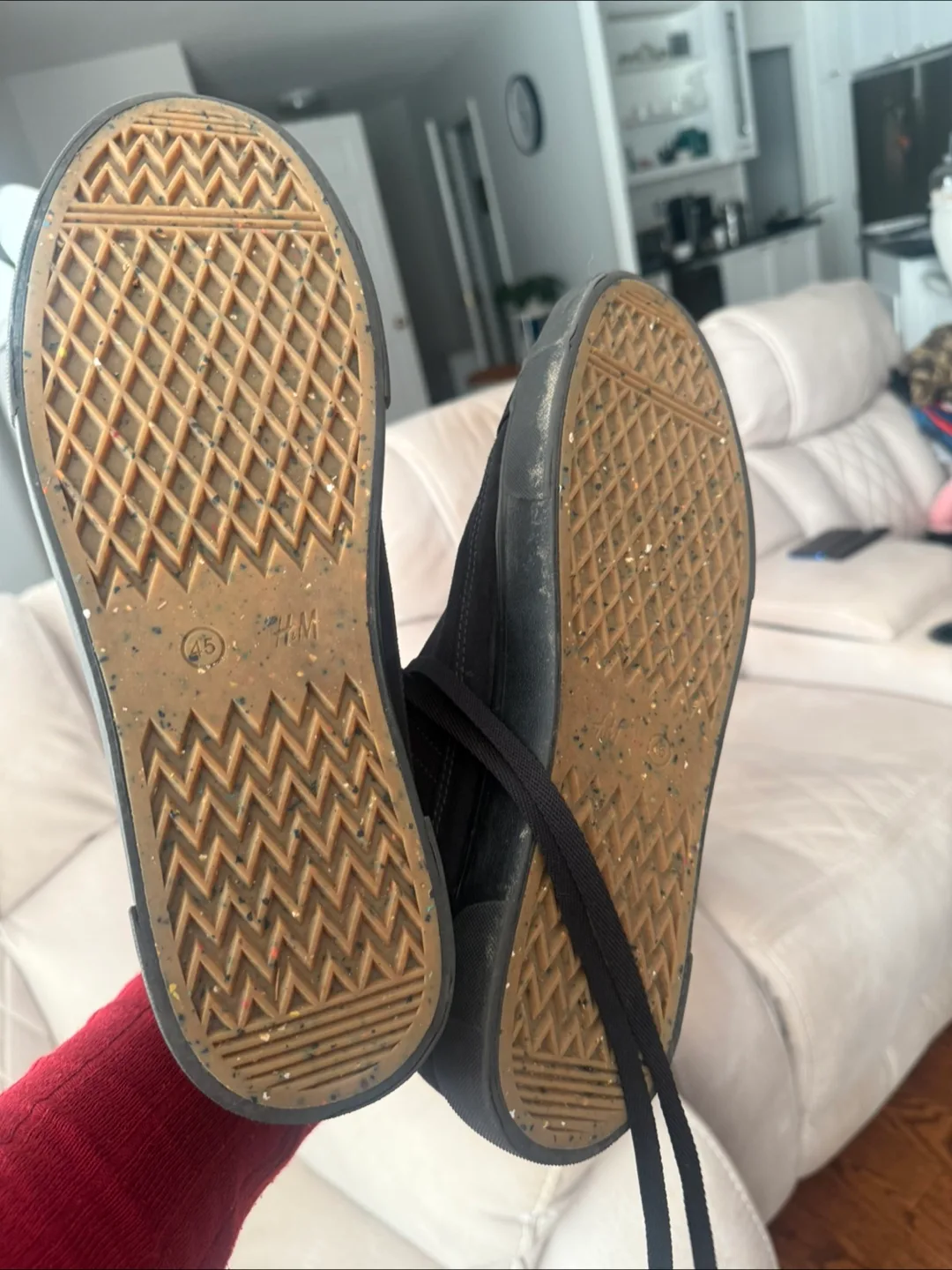 H&M Black Sneakers - Size 45 🇨🇦 image indicator(2)