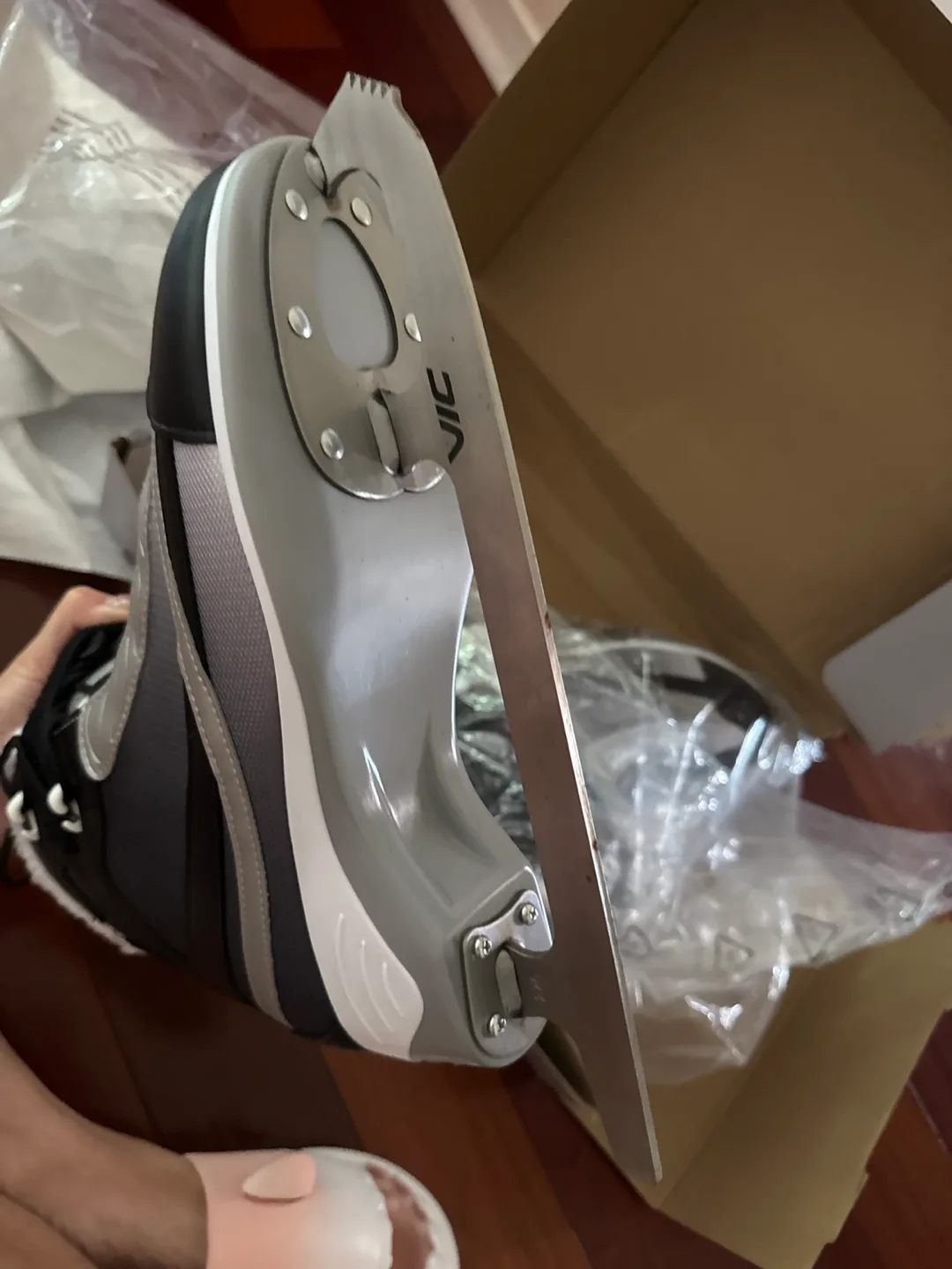 VIC Women's Figure Skates - Size 9 image indicator(3)