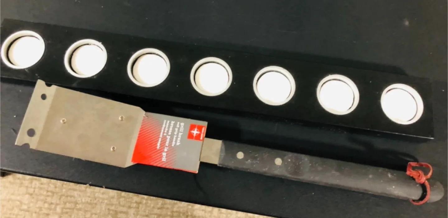 🇨🇦 Brand new Black Candle Holder - 7 Tea Lights image indicator(3)