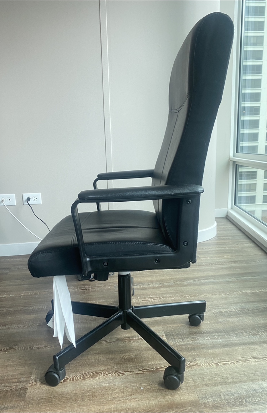 Black Office Chair - photo 2