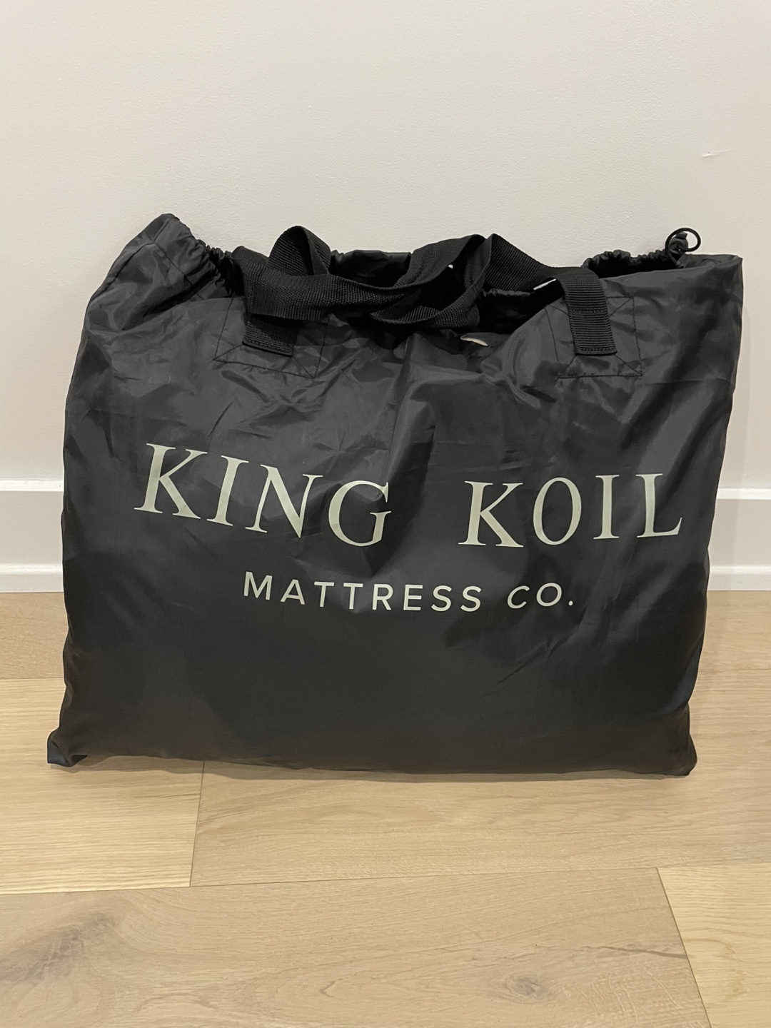 King Koil Pillow Top Plush Queen Air Mattress w Built-in Pump - photo 4